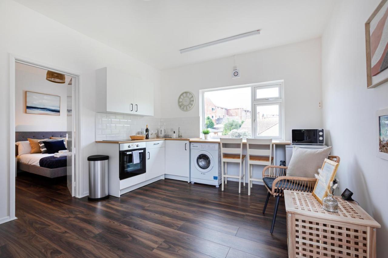 Modern 1-Bedroom Apartment, Beach 5-Min Walk, Free Parking Weymouth Exterior foto